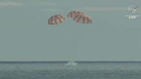 Orion splashdown