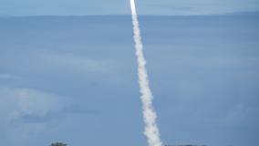 A short-range ballistic missile target is launched from the Pacific Missile Range Facility in Kauai, Hawaii, Oct. 25 as part of Vigilant Wyvern/Flight Test Aegis Weapon System-48, a joint test of the Navy Program Executive Officer Integrated Warfare Systems and the Missile Defense Agency.