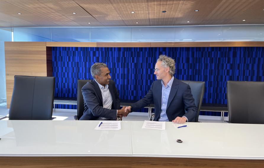 Palantir handshake