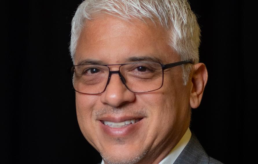 Headshot photo of Daniel Render
