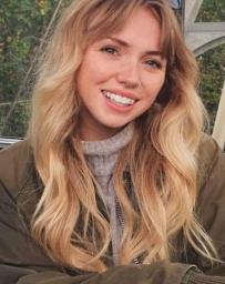 Becky Richardson Headshot