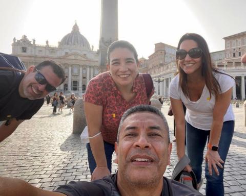Claudia and family at Piazza Navona