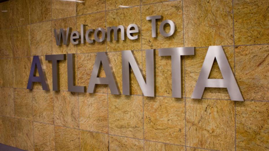 Welcome to Atlanta sign at airport