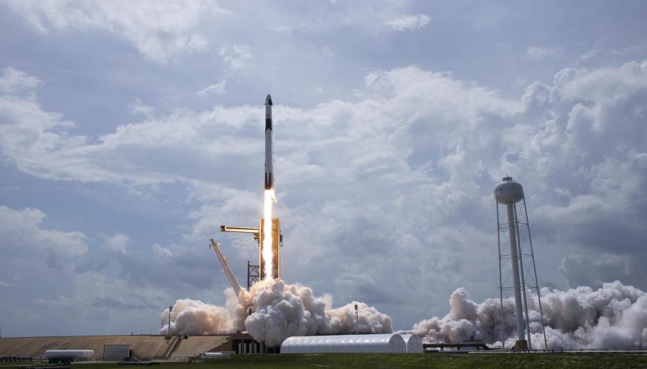 SpaceX_Demo-2_Launch_(Photo_Credit-_NASA-Bill_Ingalls)
