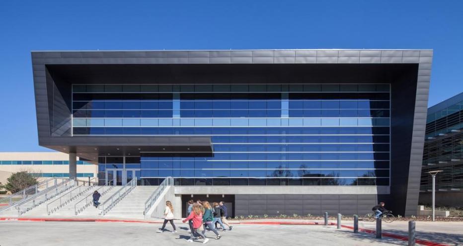 The University of Texas at Dallas, Student Services Building