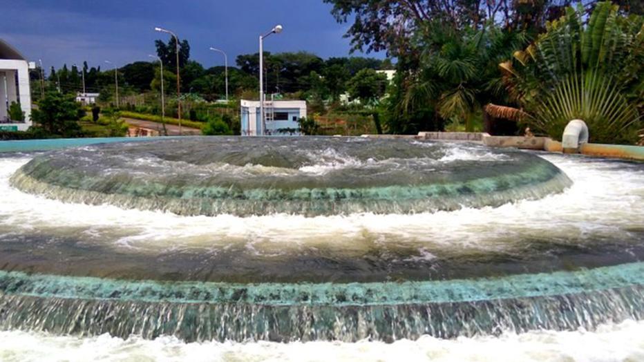 Multi layer water fountain 