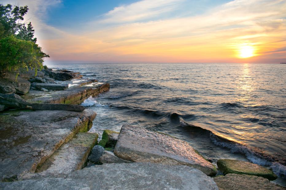 Lake ontario - great lakes coastline and sunset