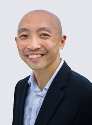 Howie Tan headshot