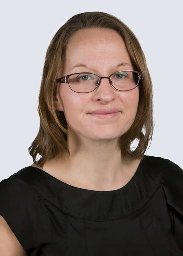 Lara Kruk headshot