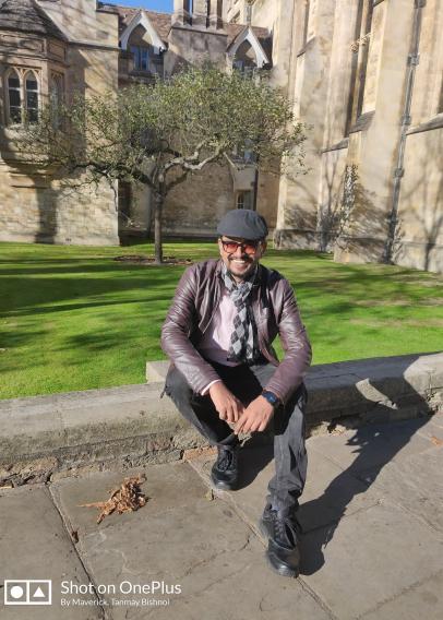 During his visit to Cambridge University, Tanmay took the opportunity to visit Isaac Newton’s world-famous apple tree