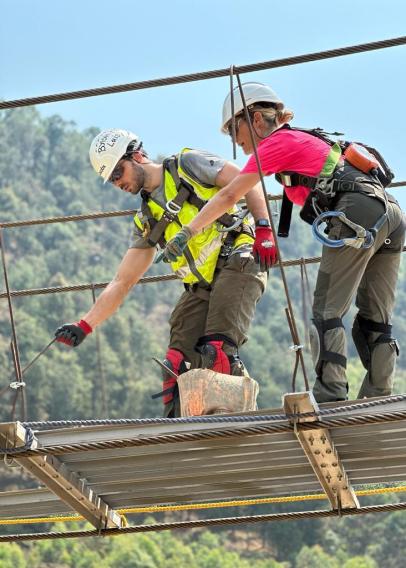 B2P team works on decking