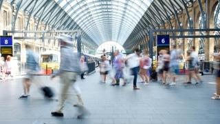 Movement of people in rush hour, London train station